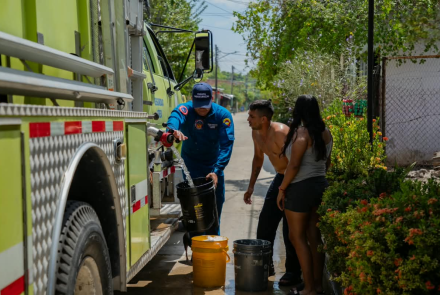 Altas temperaturas en Puerto Salgar impulsan esfuerzos en apoyo a la comunidad 
