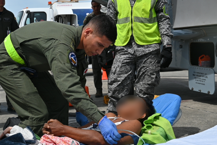 Traslado aeromédico facilitó atención especializada para adulta mayor en San Andrés