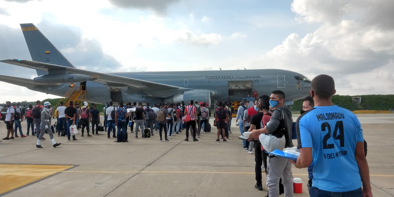 Jóvenes comprometidos con el país ingresan a prestar servicio militar en la Fuerza Aérea Colombiana 