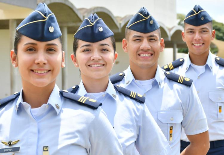 La Fuerza Aeroespacial Colombiana da la bienvenida a los 44 nuevos Cadetes del Curso de Oficiales Administrativos No. 52.