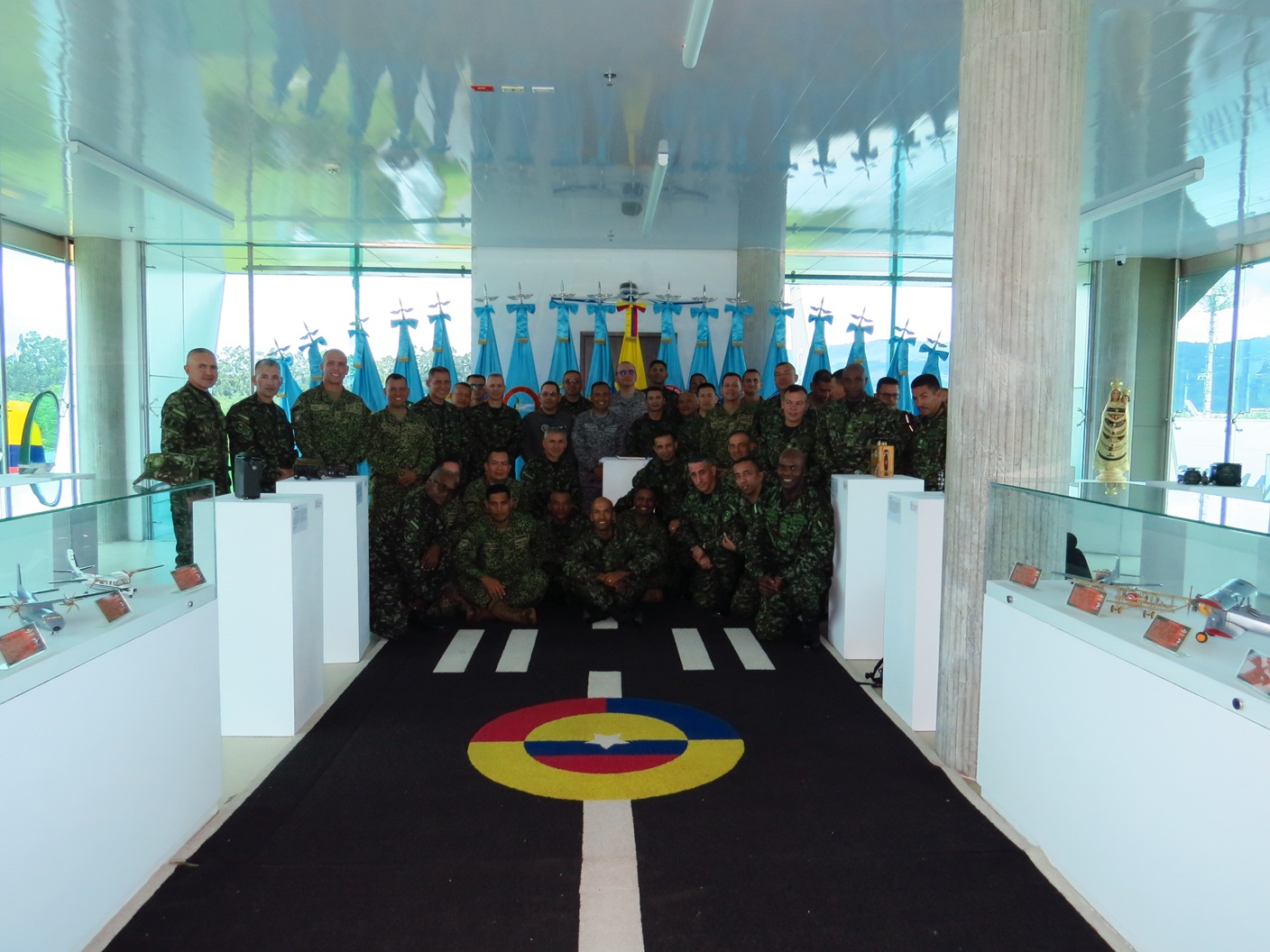 Visita personal de suboficiales al Museo Aeroespacial 
