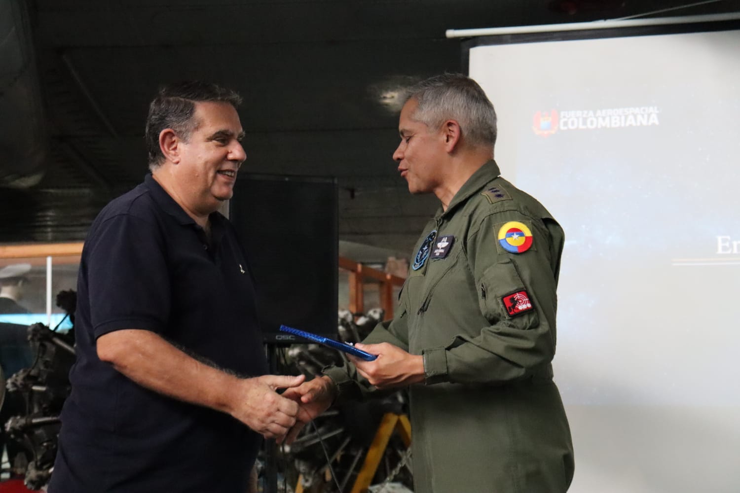 Sesión de la Academia Colombiana de Historia Aérea Sesión de la Academia Colombiana de Historia Aérea