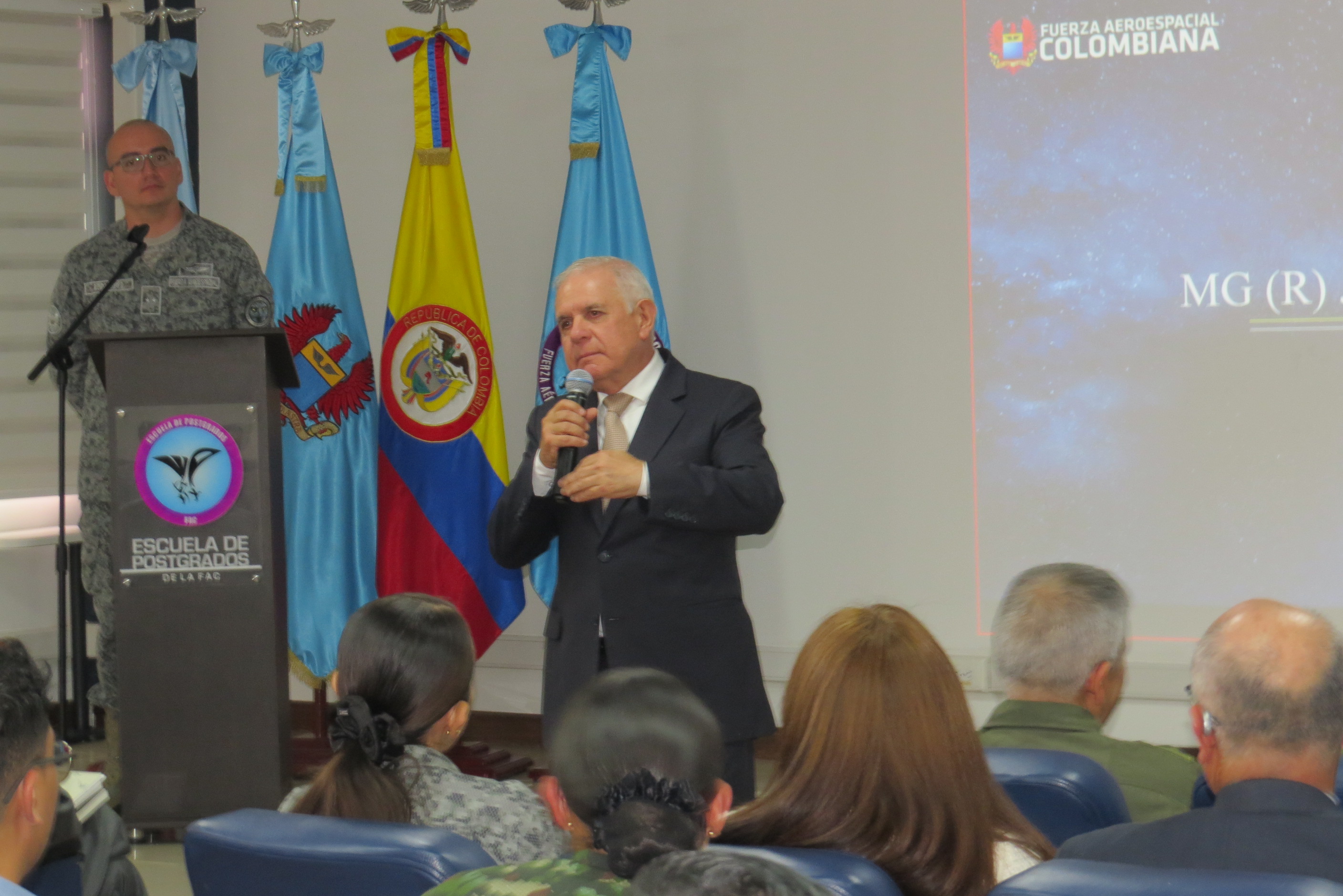 Primera Sesión Academia de Historia Aérea
