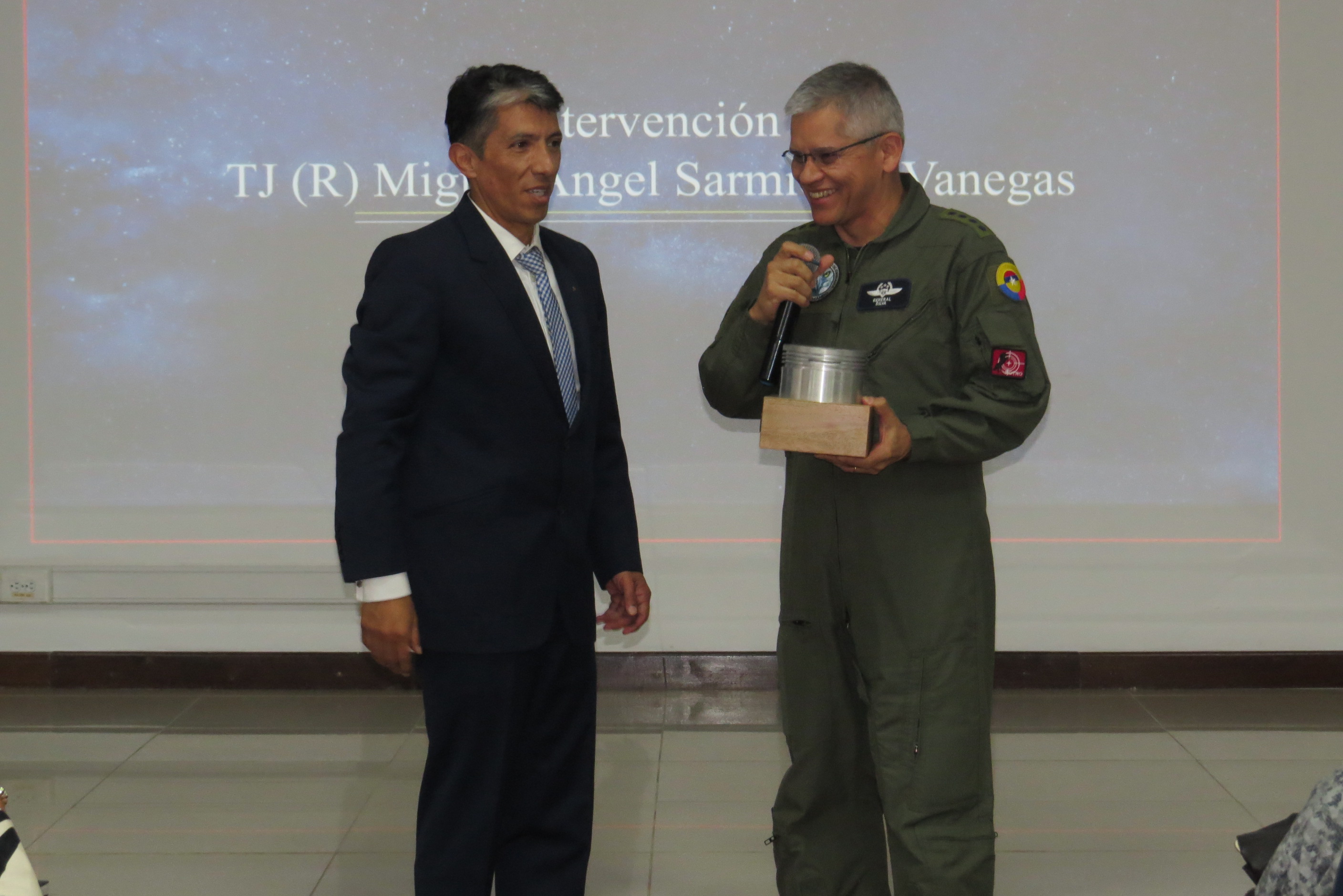 Primera Sesión Academia de Historia Aérea