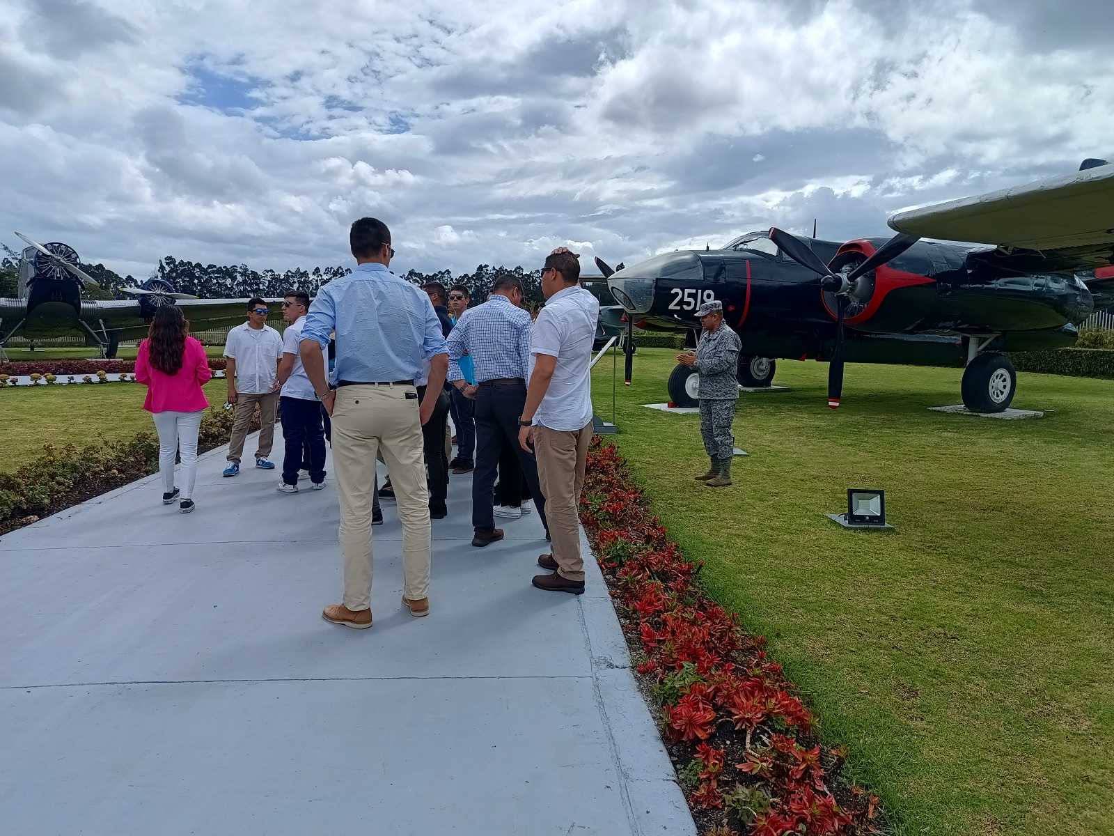 Visita de la Escuela de Aviación de la Fuerza Chilena