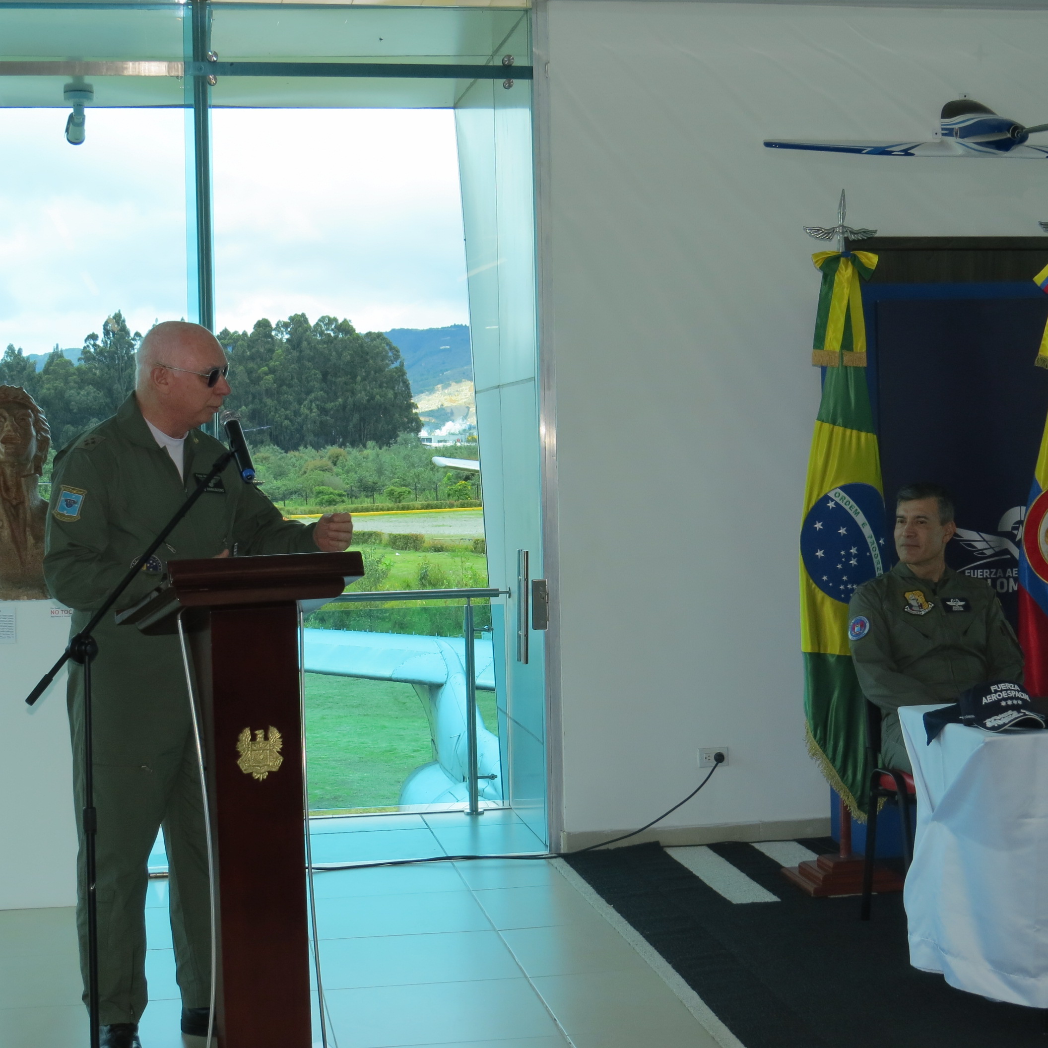 Visita Comandante Fuerza Aérea de Brasil Visita Comandante Fuerza Aérea de Brasil
