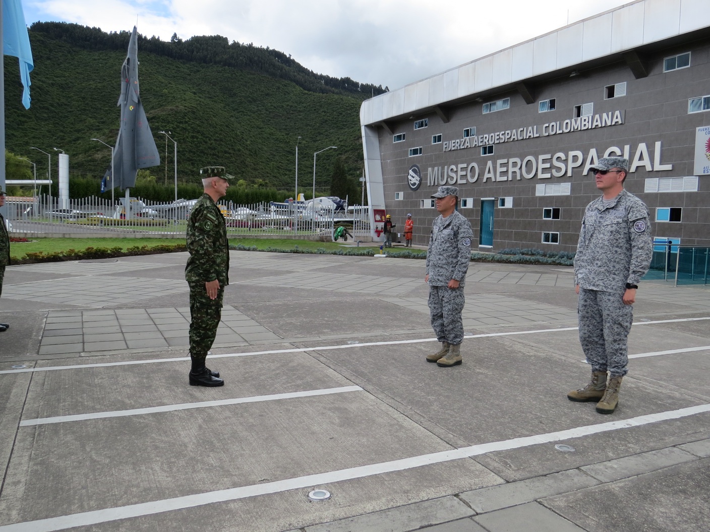 Visita personal de suboficiales al Museo Aeroespacial 
