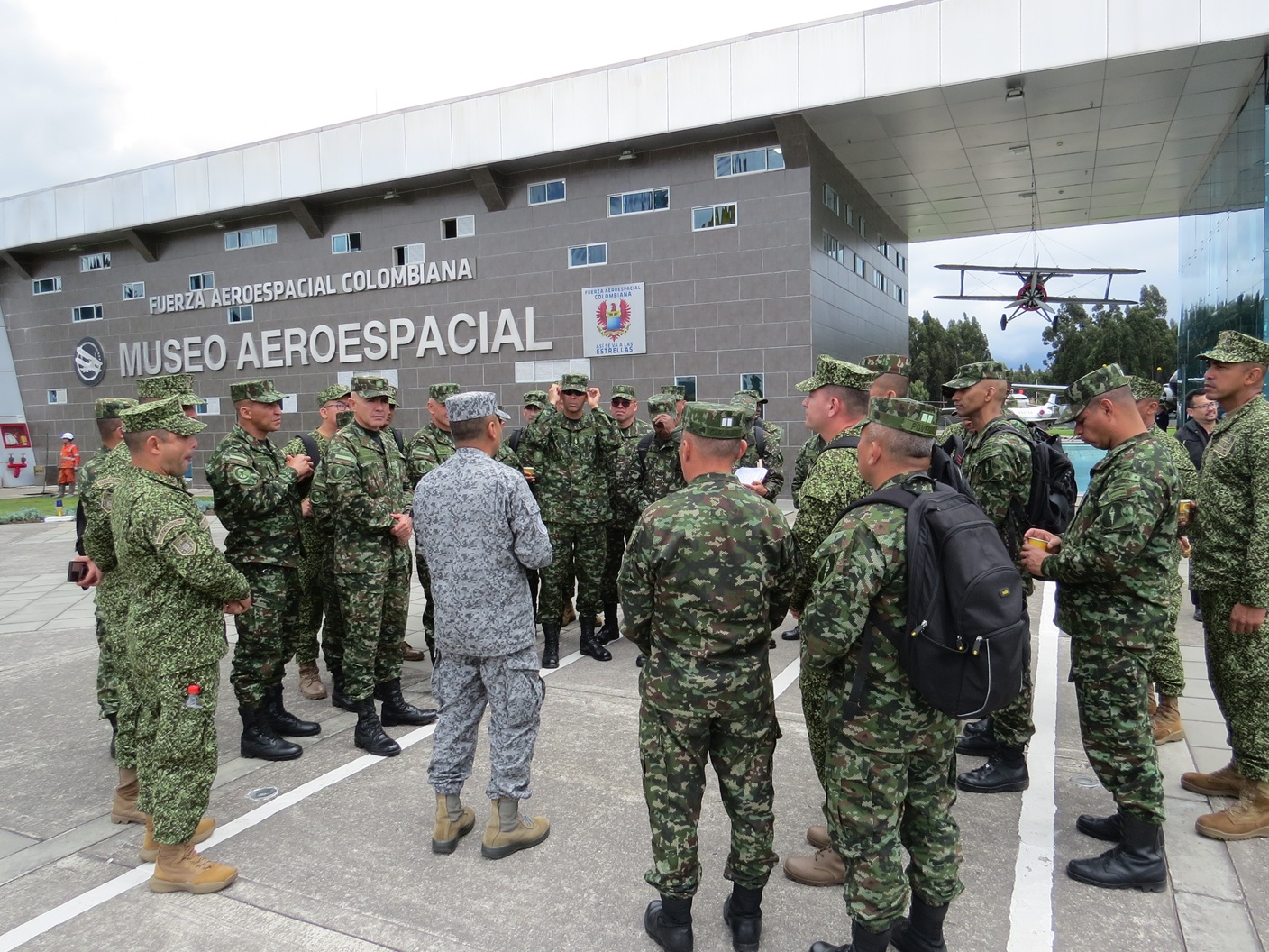 Visita personal de suboficiales al Museo Aeroespacial 