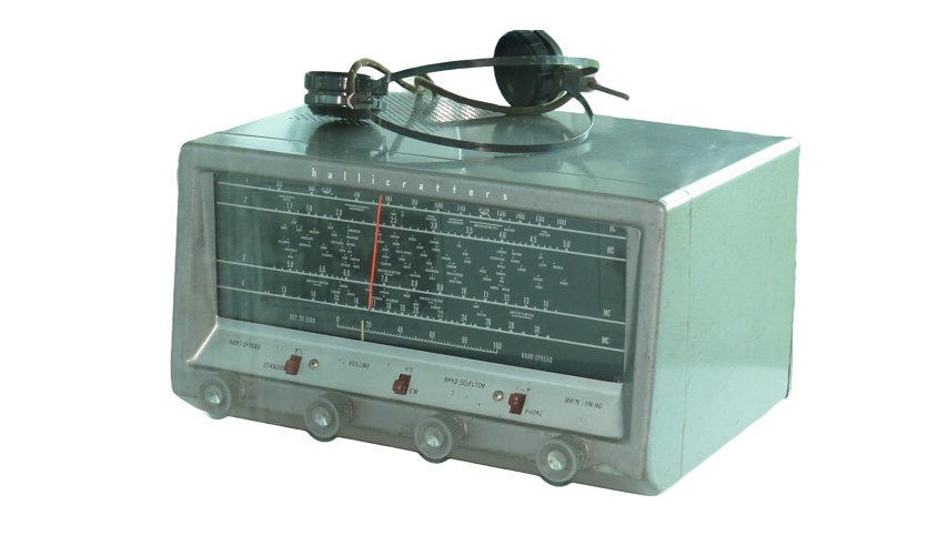 Radio Hallicrafters de Amplio Espectro modelo S-38E.  