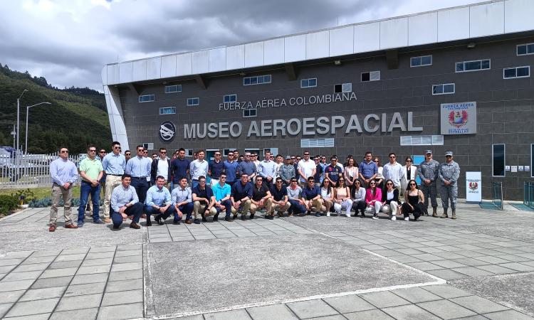 Visita de la Escuela de Aviación de la Fuerza Chilena