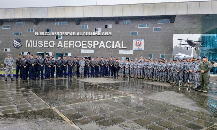 Visita Profesionales Oficiales de Reserva