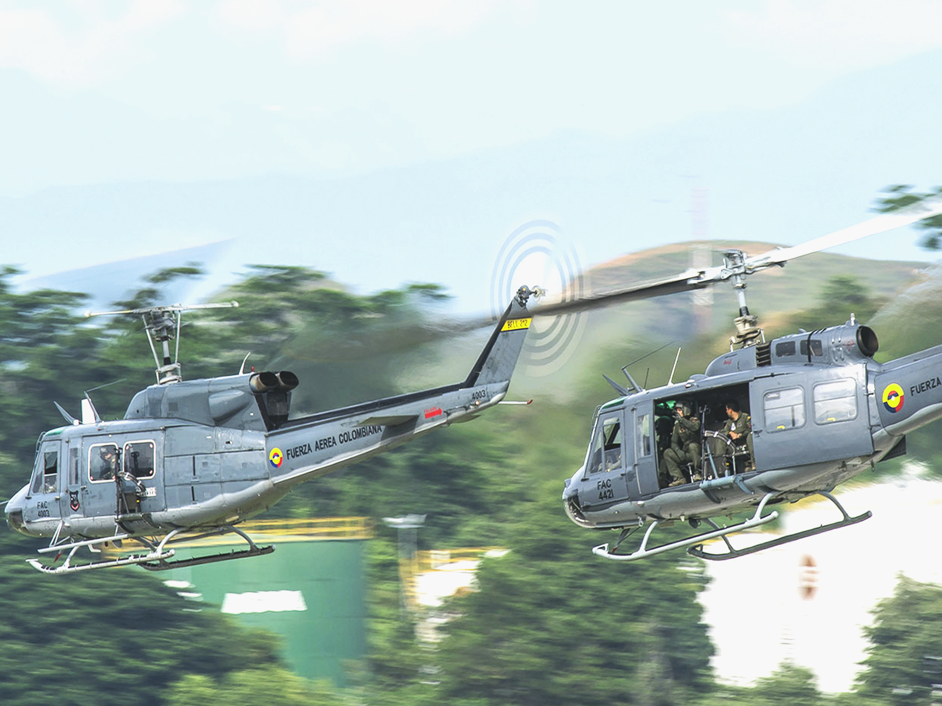 El helicóptero Bell 212 utilitario se puede configurar para misiones de ataque y transporte; mientras el Huey II Búho, adaptado con sistemas de armas, búsqueda y reconocimiento, proporcionan alta precisión en la neutralización objetivos en operaciones de orden público.