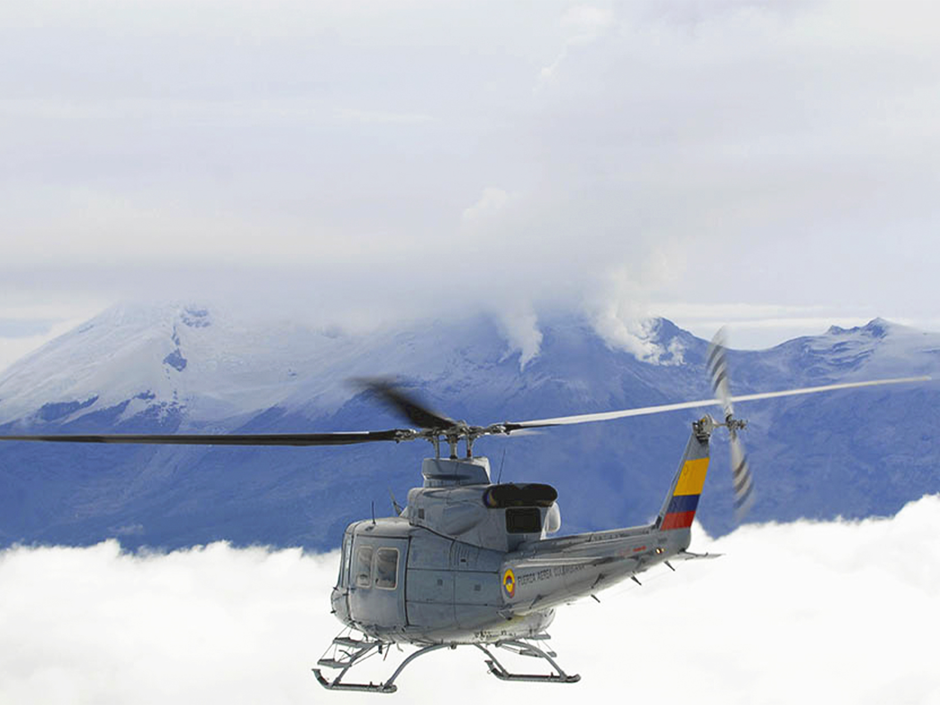 Helicóptero Misión de Control Vulcanológico.