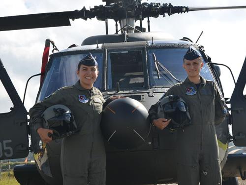 Mujeres en la Cabina del UH-60 Black Hawk